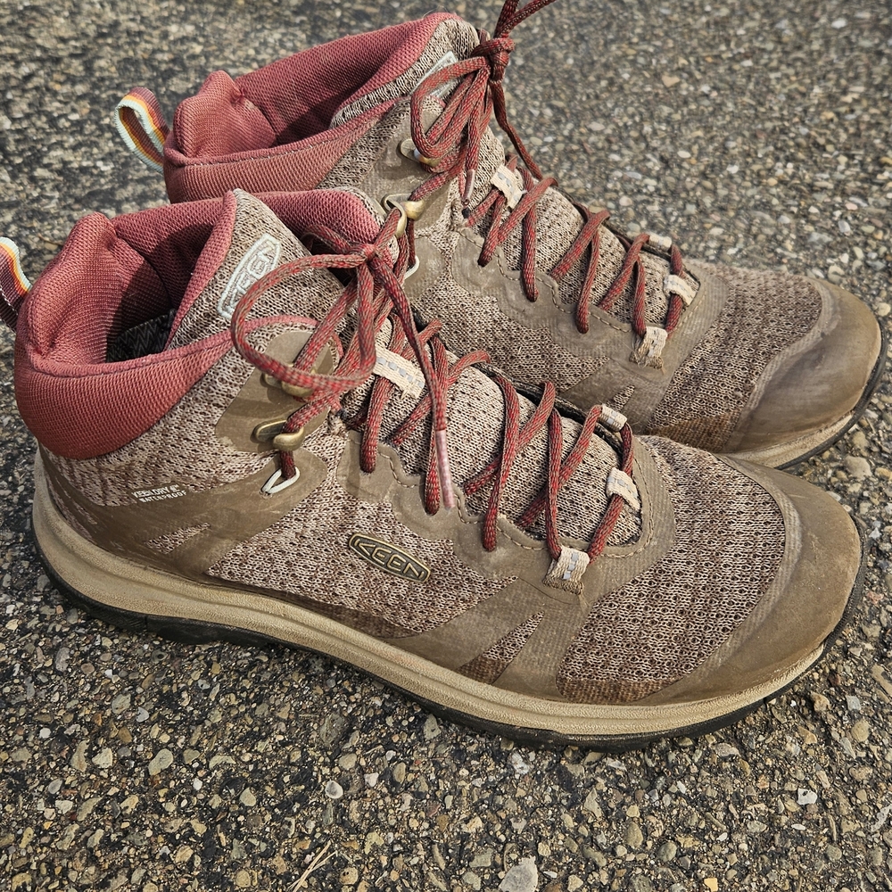 KEEN Women's Brown/Terracotta Hiking Boots